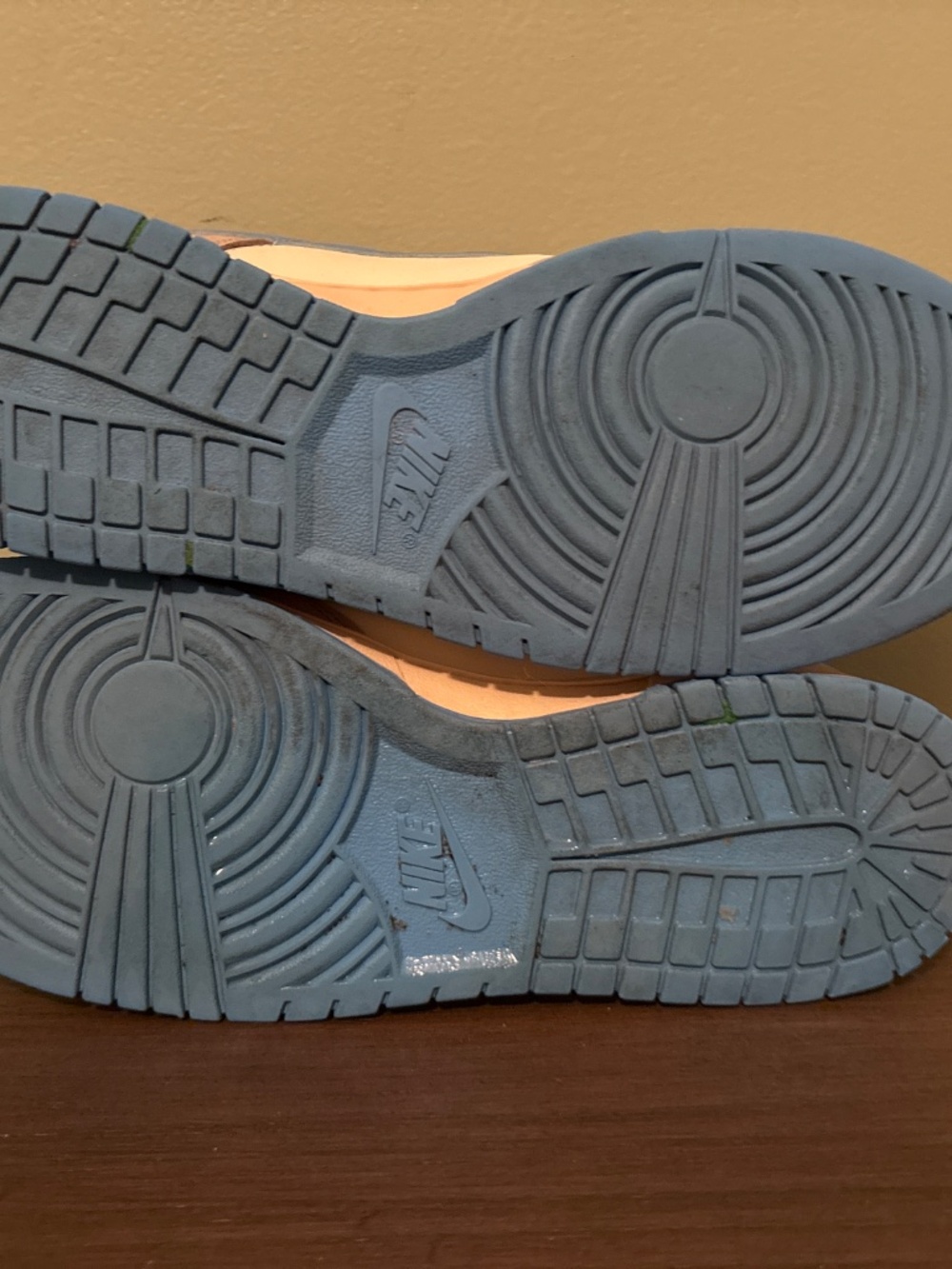 Dunks - Picture 3 of 3